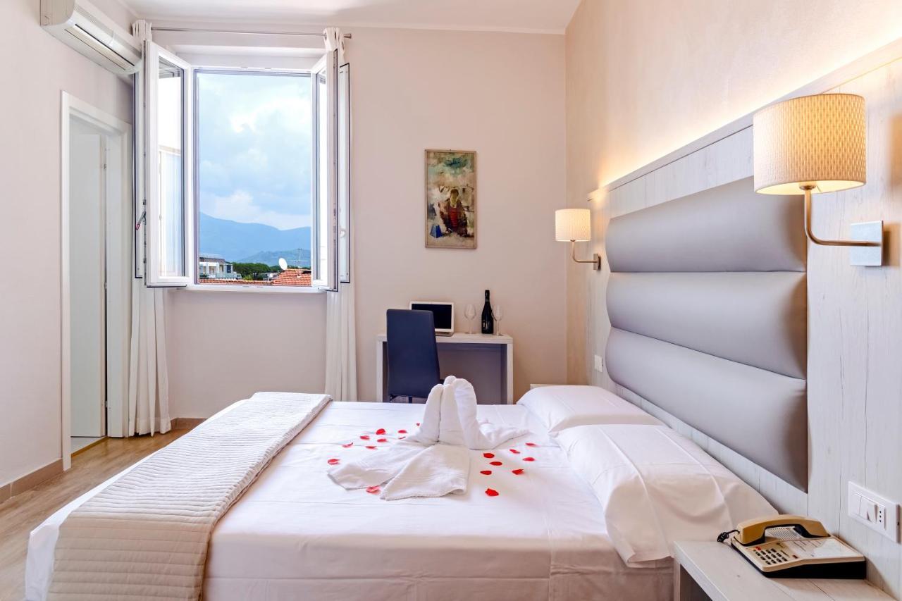Hotel Biagi Lido di Camaiore Exterior foto