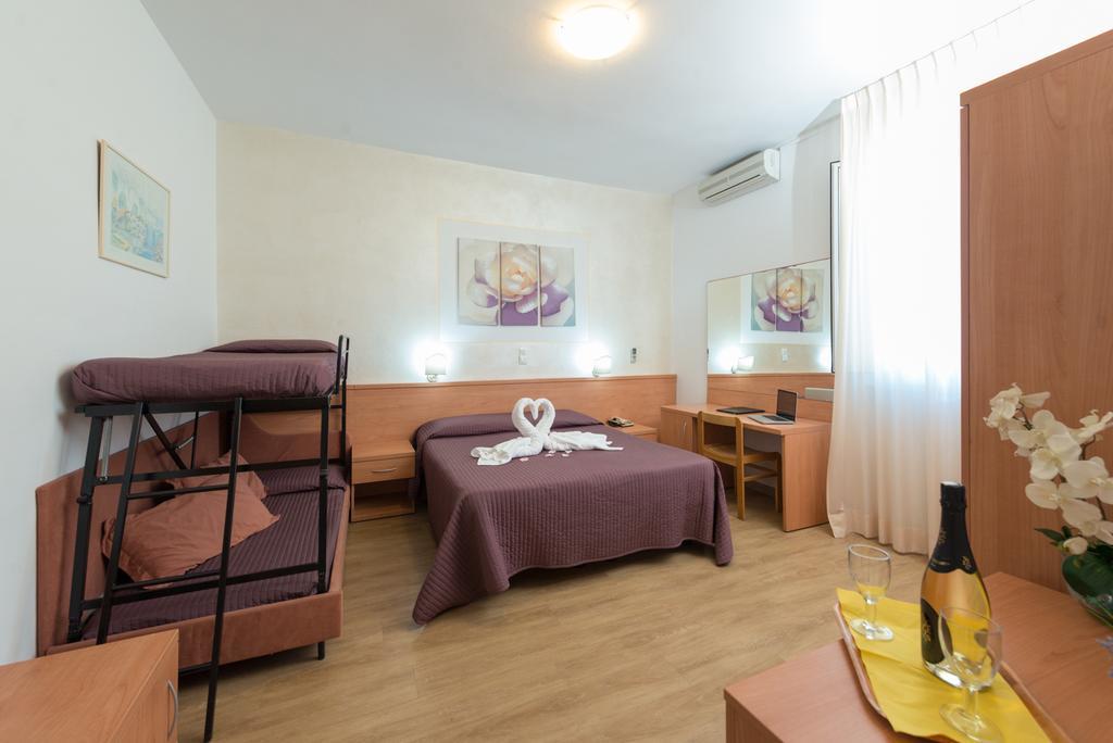Hotel Biagi Lido di Camaiore Exterior foto